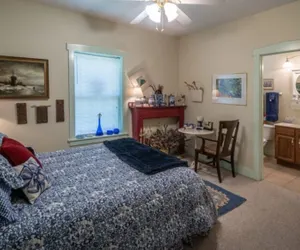 Photo 4 - Stone Haus Bed & Breakfast