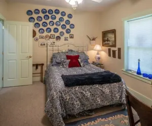 Photo 3 - Stone Haus Bed & Breakfast