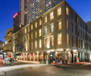 Photo 2 - La Galerie French Quarter Hotel