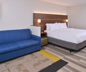 Photo 5 - Holiday Inn Express & Suites Omaha Airport, an IHG Hotel