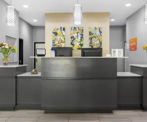 Photo 4 - Best Western Plus Regency Park