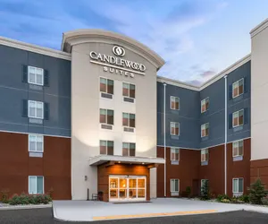 Photo 2 - Candlewood Suites Fairbanks by IHG