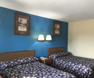 Photo 5 - Parkview Motel