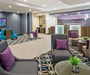 Photo 4 - La Quinta Inn & Suites by Wyndham York