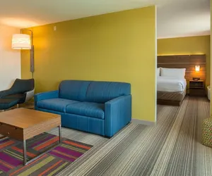 Photo 4 - Holiday Inn Express Fullerton - Anaheim, an IHG Hotel