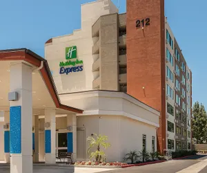 Photo 2 - Holiday Inn Express Fullerton - Anaheim, an IHG Hotel