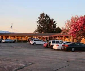 Photo 2 - Wisconsin-Aire Motel By OYO Random Lake
