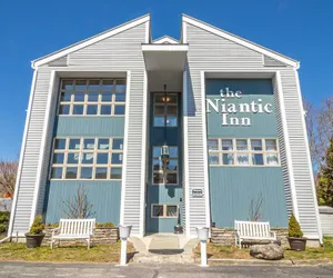 Photo 2 - The Niantic Inn