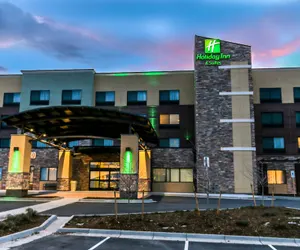 Photo 2 - Holiday Inn & Suites Denver Tech Center-Centennial, an IHG Hotel