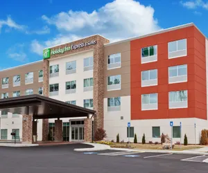 Photo 2 - Holiday Inn Express & Suites Cartersville by IHG