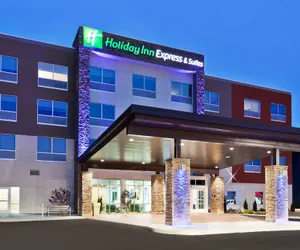 Photo 2 - Holiday Inn Express & Suites Cartersville, an IHG Hotel