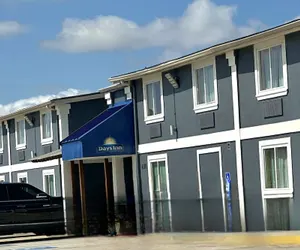 Photo 2 - Days Inn by Wyndham New Orleans Pontchartrain