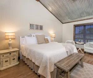 Photo 4 - Vineyard Trail Cottages - Adults Only