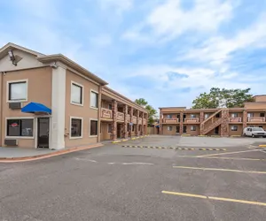Photo 2 - Travelodge by Wyndham South Hackensack