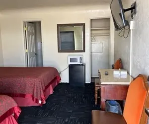 Photo 2 - Travelodge by Wyndham Gallup
