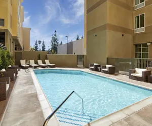 Photo 2 - Staybridge Suites Anaheim At The Park, an IHG Hotel