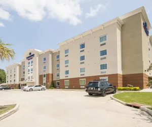 Photo 2 - Candlewood Suites Baton Rouge - College Drive, an IHG Hotel