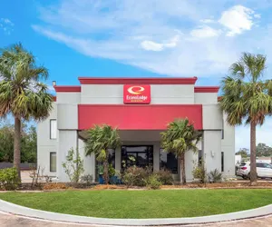Photo 2 - Econo Lodge Inn & Suites