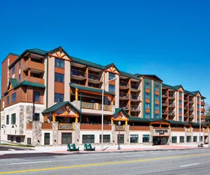 Photo 2 - Courtyard by Marriott Lake George