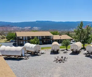 Photo 2 - Broken Spur Inn & Steakhouse