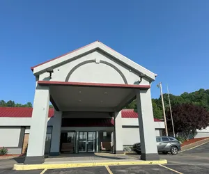 Photo 2 - Red Roof Inn Cambridge, OH