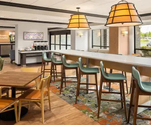 Photo 4 - Hampton Inn Minneapolis-Roseville