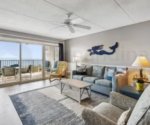 Photo 2 - Amelia South 2 Bedroom Condo by RedAwning