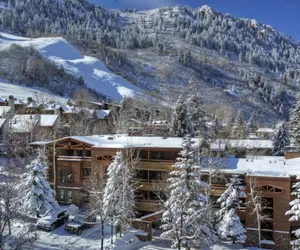 Photo 2 - Fasching Haus Condominiums by Frias