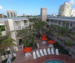 Photo 2 - Silver Seas Beach Resort