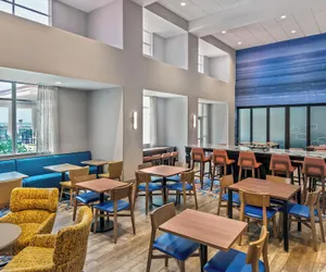 Photo 4 - Hampton Inn & Suites Clearwater Beach
