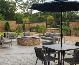 Photo 2 - Courtyard by Marriott Houston City Place