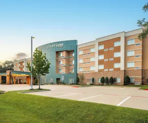 Photo 2 - Courtyard by Marriott Houston City Place