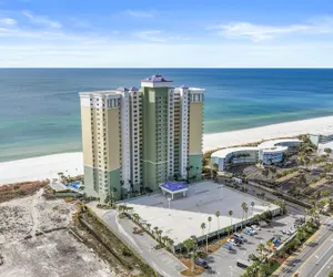 Photo 2 - Boardwalk Beach Resort by Panhandle Getaways