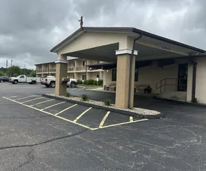 Photo 2 - Executive inn