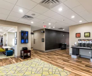 Photo 4 - Hampton Inn Oklahoma City Northeast