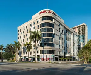Photo 2 - Hampton Inn & Suites Miami Wynwood Design District