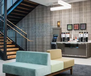 Photo 4 - Hampton Inn & Suites Miami Wynwood Design District