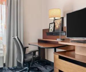 Photo 4 - Fairfield Inn & Suites by Marriott Alexandria