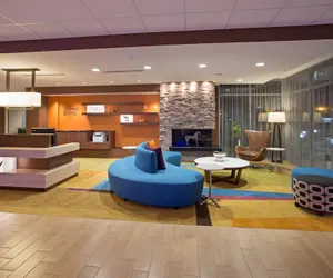 Photo 2 - Fairfield Inn & Suites by Marriott Burlington