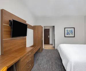 Photo 4 - Holiday Inn Express & Suites Carrollton West by IHG
