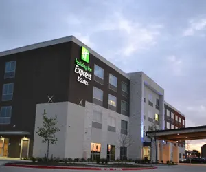 Photo 2 - Holiday Inn Express & Suites McKinney - Frisco East, an IHG Hotel