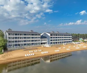 Photo 2 - The Baywatch Resort
