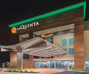 Photo 2 - La Quinta Inn & Suites by Wyndham Cleveland TN