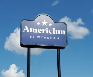 Photo 2 - AmericInn by Wyndham Delafield