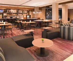 Photo 2 - Courtyard by Marriott Toledo North