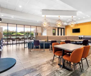 Photo 4 - Home2 Suites by Hilton Dallas Grand Prairie