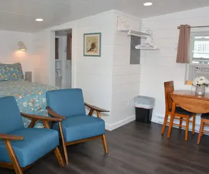 Photo 4 - Echo Motel & Oceanfront Cottages
