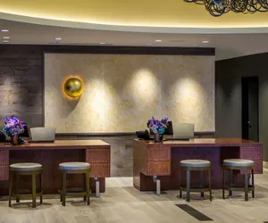 Photo 3 - The Southlake Hotel