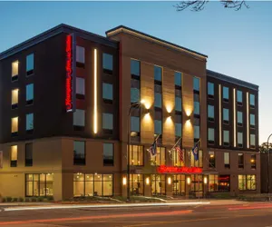 Photo 2 - Hampton Inn & Suites Minneapolis University Area