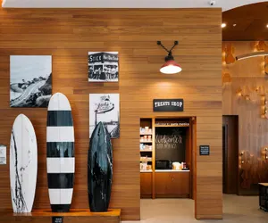 Photo 5 - Hampton Inn & Suites Santa Monica